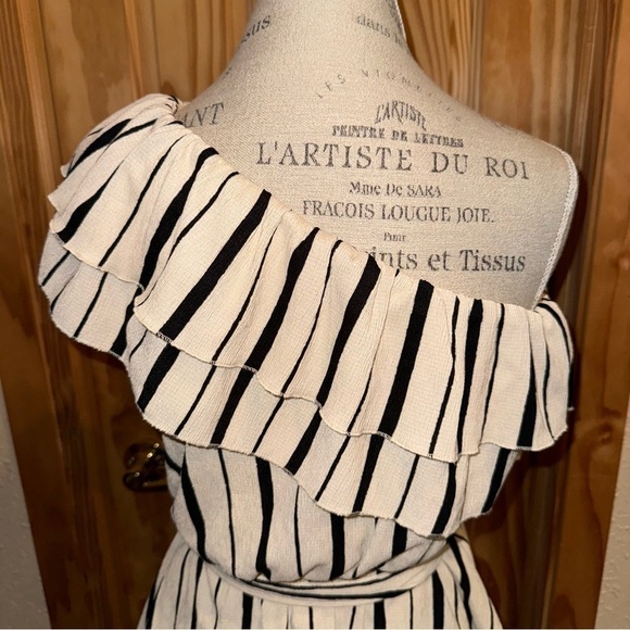 Mauve Anthropologie One Shoulder Striped Top Women’s Size Medium - Picture 13 of 16